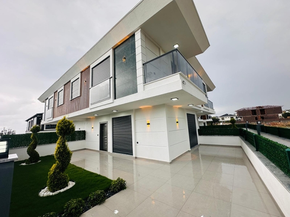 Front garden Villa Altinkum