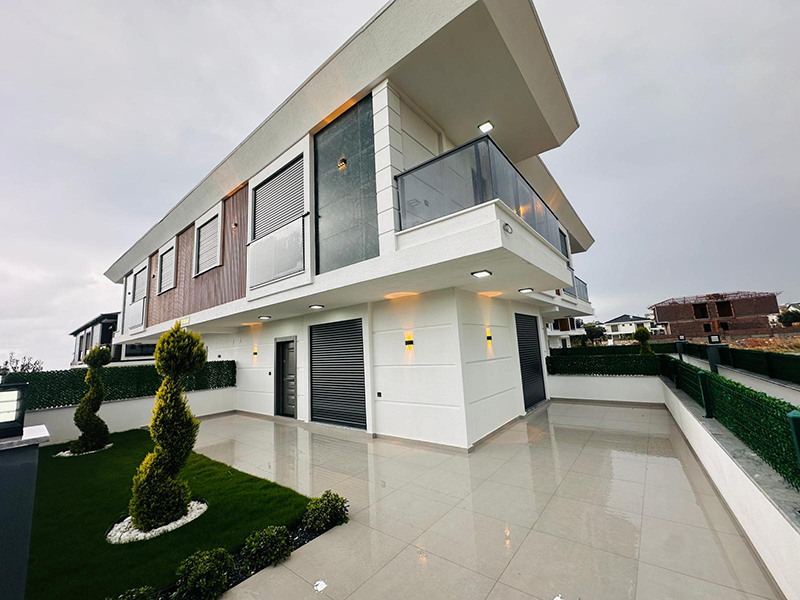Front garden Villa Altinkum